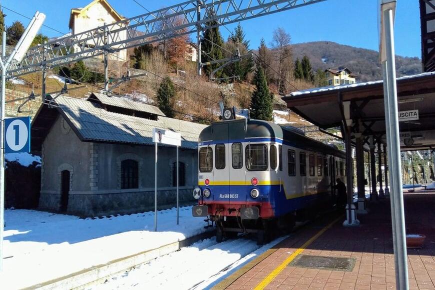I pendolari: “Torniamo agli orari dei treni pre Covid”