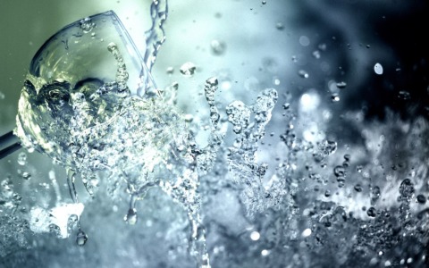 Idratazione: quanta acqua bere davvero durante la giornata