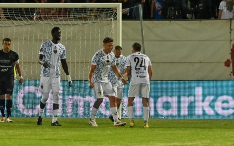 Il Latina chiude il campionato con una goleada, vittoria per 5-2 a Crotone