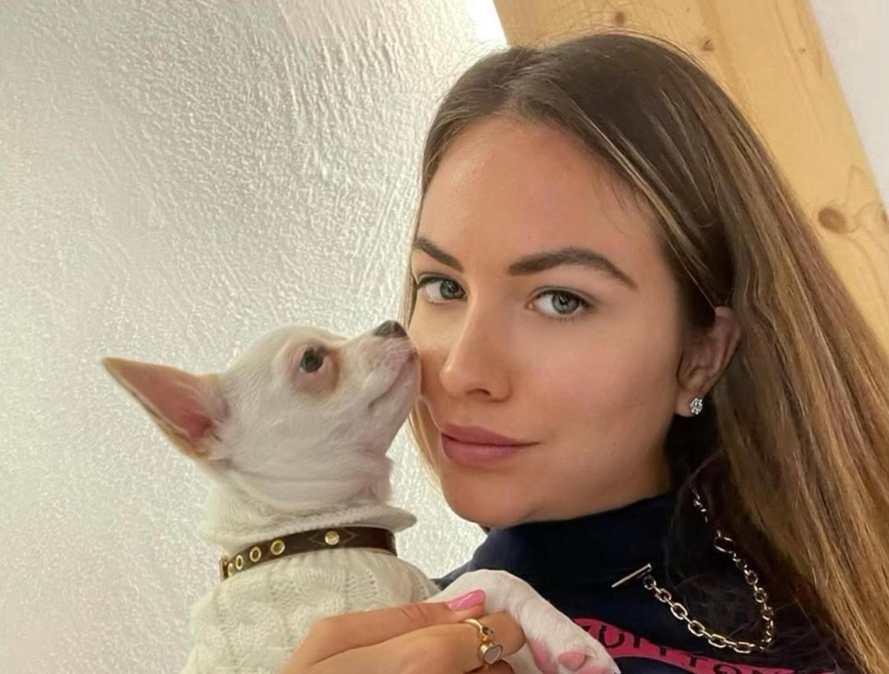 Il mistero del cadavere di Pamela Genini straziato nel piccolo cimitero di Strozza