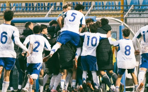 Impresa del Como Primavera: vince all’ultimo secondo a Vicenza e resta a + 4 sul Lecco 