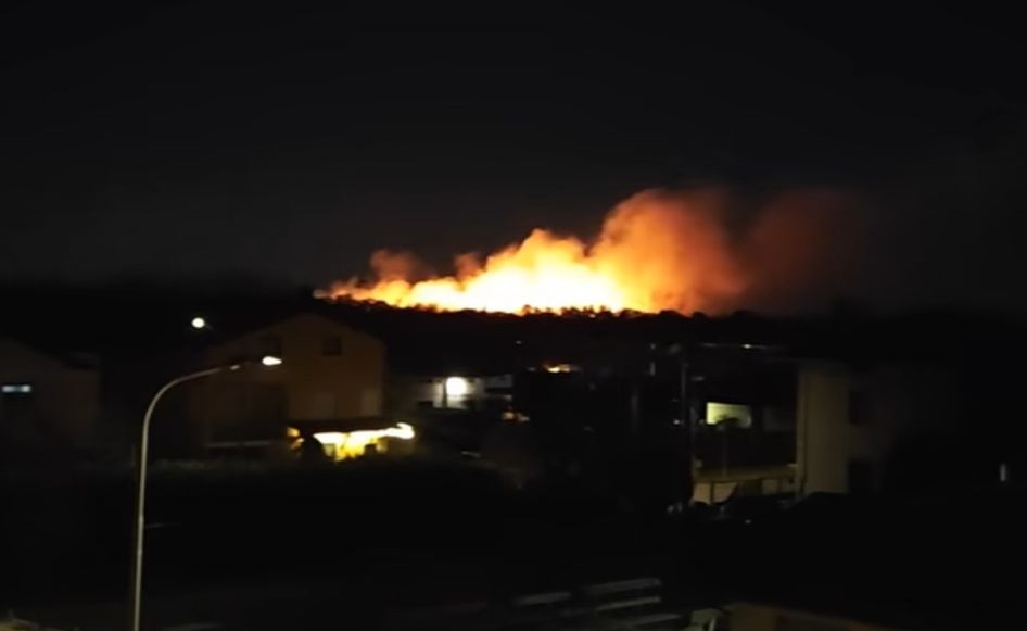 Incendio doloso in Baraggia spento alle prime luci dell’alba