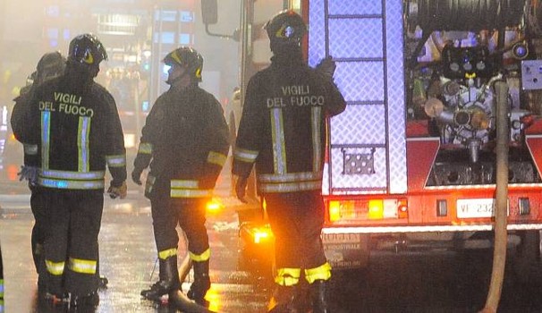 Incendio in un appartamento a Sanremo, diversi intossicati e alloggi inagibili