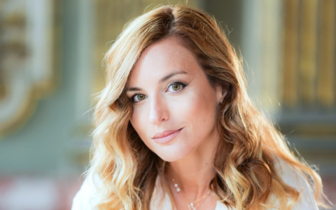 Inciampo di Beatrice Venezi, licenziata in tronco dal Teatro La Fenice di Venezia