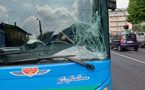 Incidente tra autobus  e monopattino in via Piave