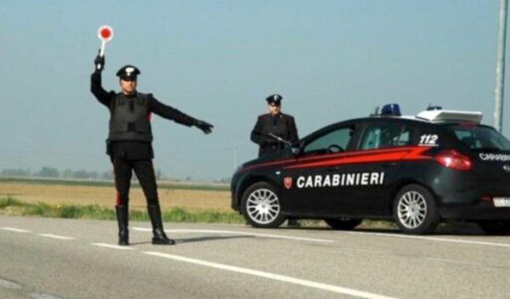 Inseguimento a Grumello Cremonese: arrestato ventinovenne dopo fuga nei campi