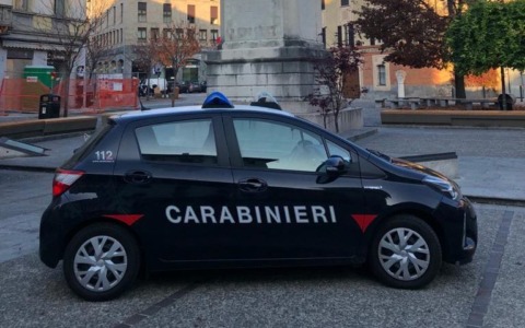 Irregolare si introduce in un condominio: arrestato