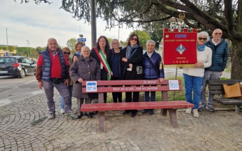 Lesmo, una panchina in ricordo di Silvano: 25 anni di dono nel volontariato in Avis