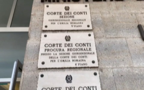 Luci ed ombre sui bilanci del Comune di Bologna