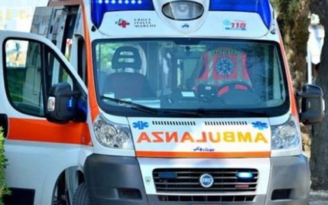 Malore sul lavoro, soccorso un giovane