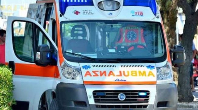 Malore sul lavoro, soccorso un giovane