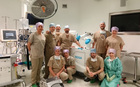 Mandic, raggiunti i 100 interventi di sostituzione protesica totale di ginocchio con robot