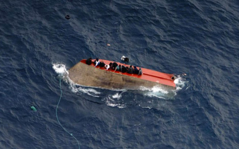 Naufragio al largo della Libia, decine i dispersi, due corpi recuperati, 32 superstiti portati a Lampedusa