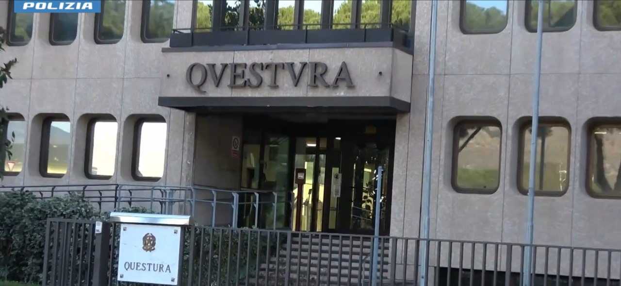 Non vale nulla il lingotto d’oro ritrovato negli uffici della questura