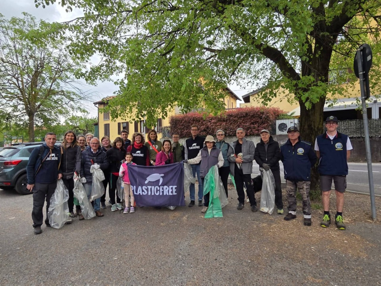 Novate,  raccolti 180 kg di rifiuti: l’impegno degli EcoWarriors per l’ambiente