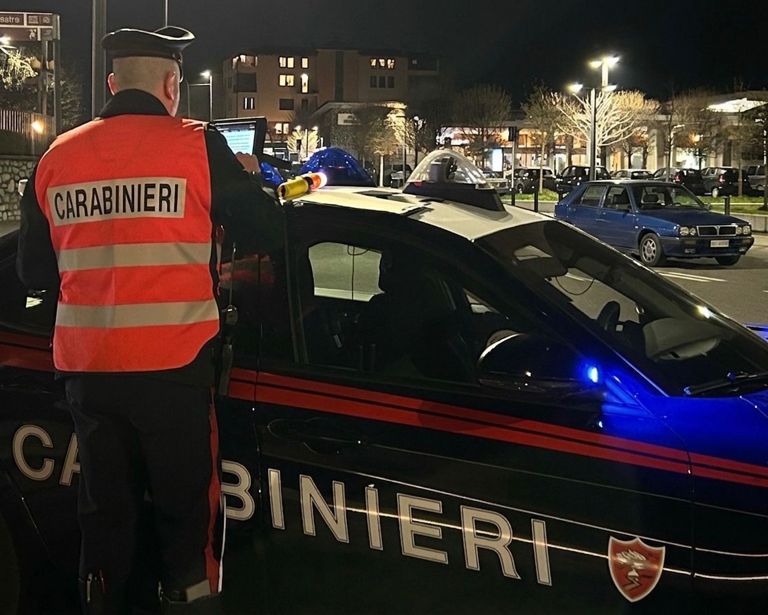 Pian Camuno e Darfo Boario Terme: due arresti per disturbo dei presenti, rapina e violenza a pubblico ufficiale