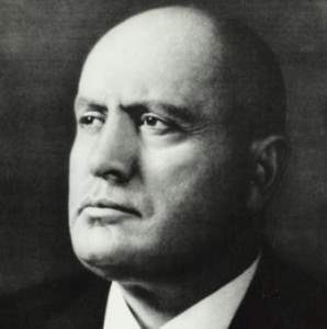 Revoca della cittadinanza onoraria al duce, un’ondata di commenti