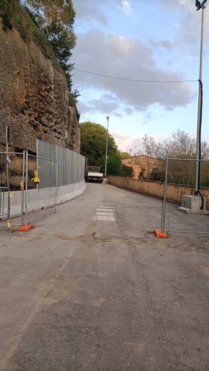 Riaperta via dell’Isola Farnese dopo gli interventi di messa in sicurezza, il Sindaco ha firmato l’ordinanza