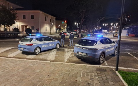 Ricettazione, segnalati due extracomunitari