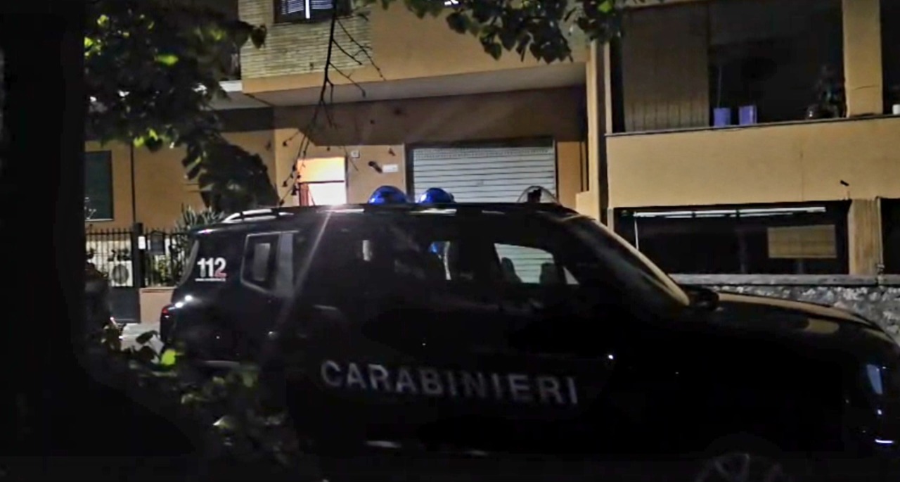 Uomo trovato morto nel suo appartamento