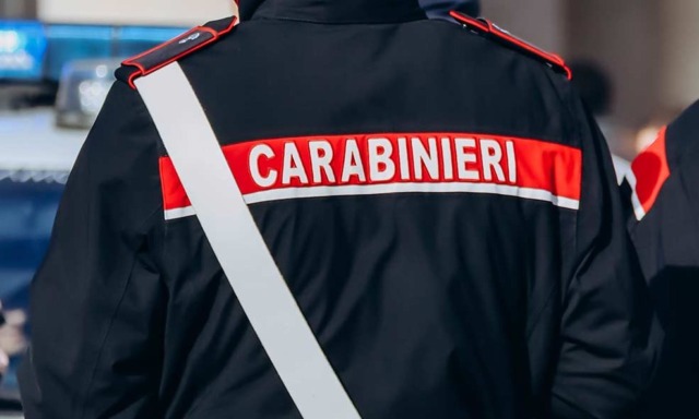 Ruba il portafoglio da un camion: identificato e denunciato 38enne