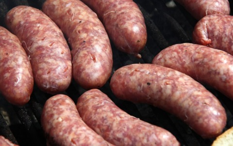 Salamelle, formaggio, sughi e pesce: prodotti ritirati, supemercati coinvolti e informazioni per i consumatori