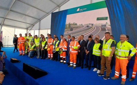 Salvini all’inaugurazione della A33, furente contro l’UE sul patto di stabilità