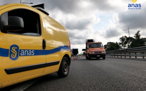 Scontro tra un’auto e un tir sulla superstrada “Avezzano-Sora”, un morto e due feriti