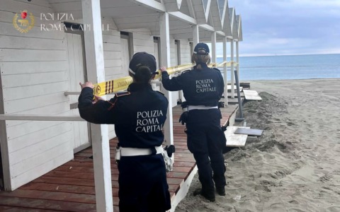 Sequestrato un altro stabilmento balneare ad Ostia: sigilli all’Arcobaleno Beach