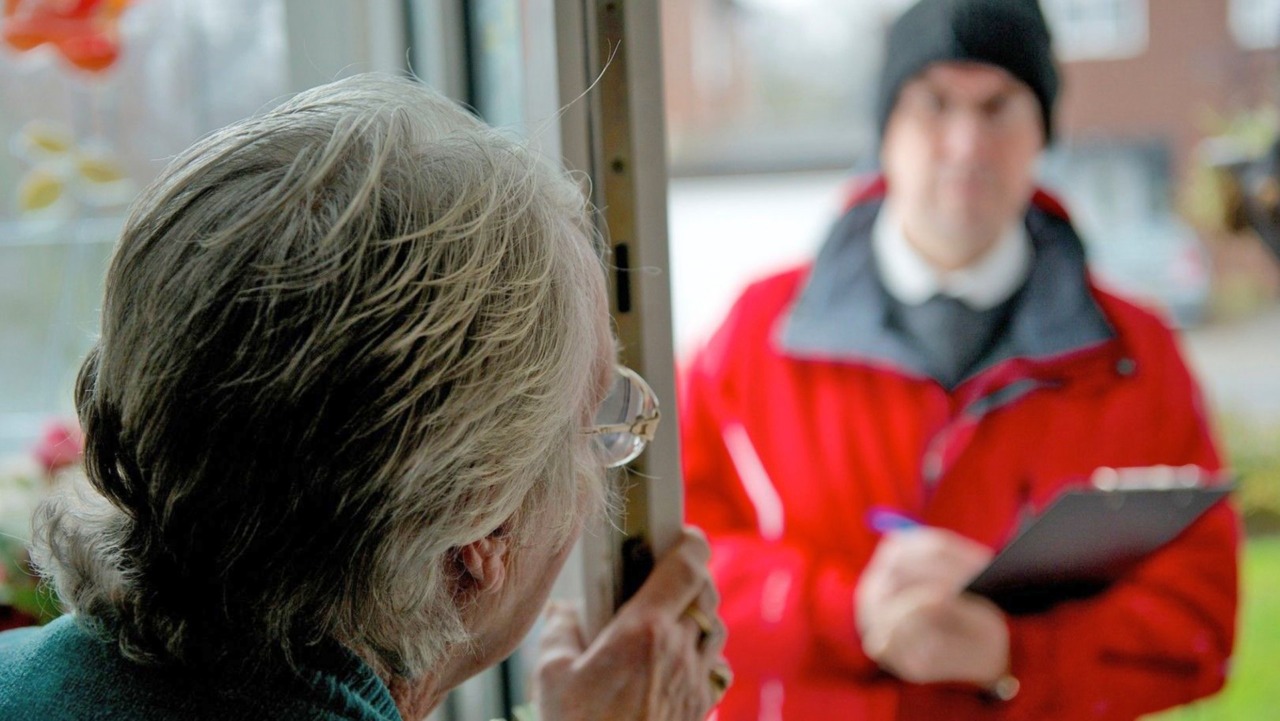 Si fingevano tecnici del gas e truffavano gli anziani: a processo tre membri di una banda