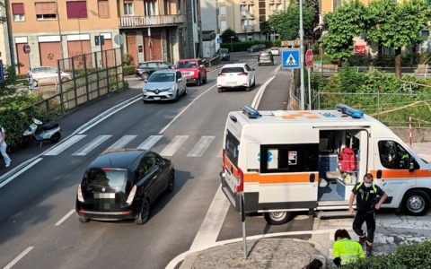 Sicurezza in via Leopardi, il sindaco come lo struzzo: nasconde la testa sotto la sabbia per non vedere gli incidenti