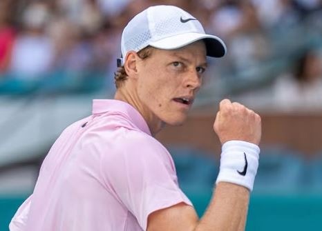 Sinner in semifinale: battuto Auger-Aliassime due set a zero