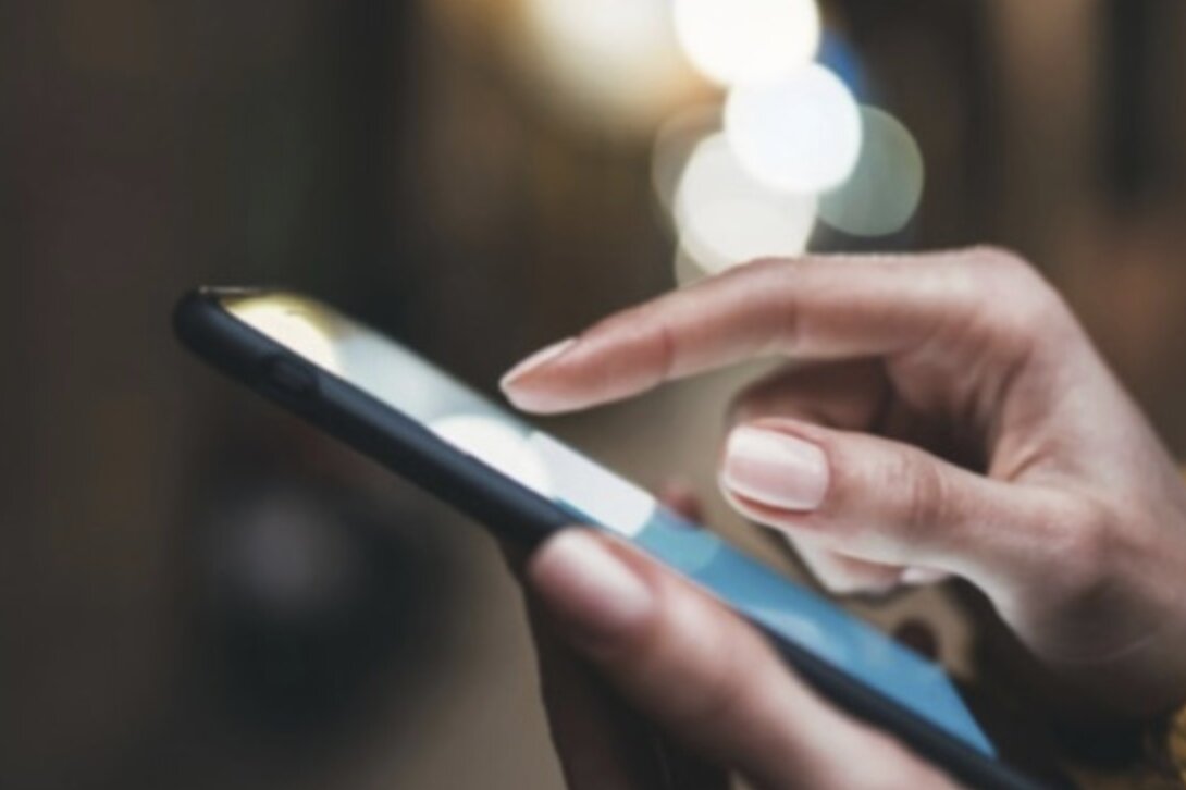 Sms truffa dalla (finta) banca: vittima convinta ad effettuare un bonifico da oltre 17mila euro