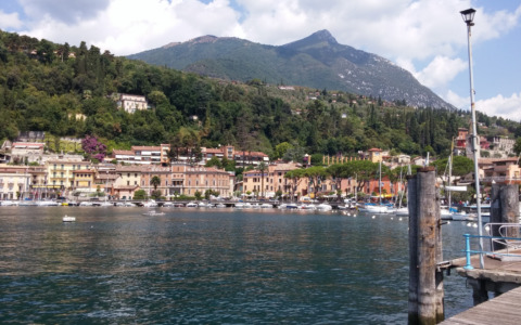 Sono stati denunciati i padri (di cui uno di Martinengo) picchiati sul lago di Garda da dei ragazzini