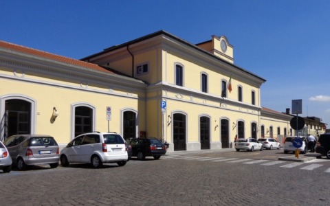 Stazioni più sicure nel Pavese: scatta il piano “Tolleranza Zero” contro degrado e vandali