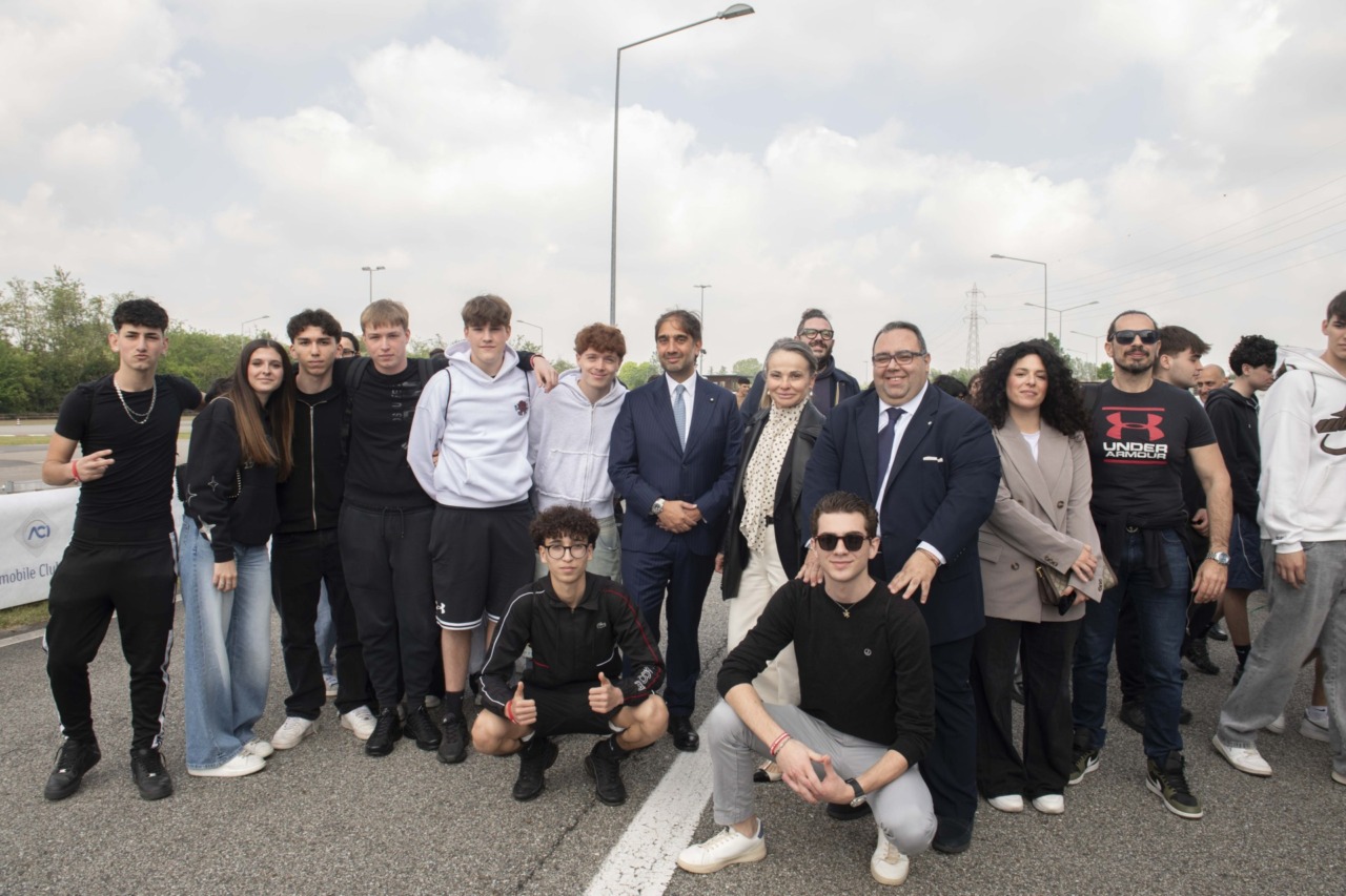 Studenti a lezione di sicurezza stradale