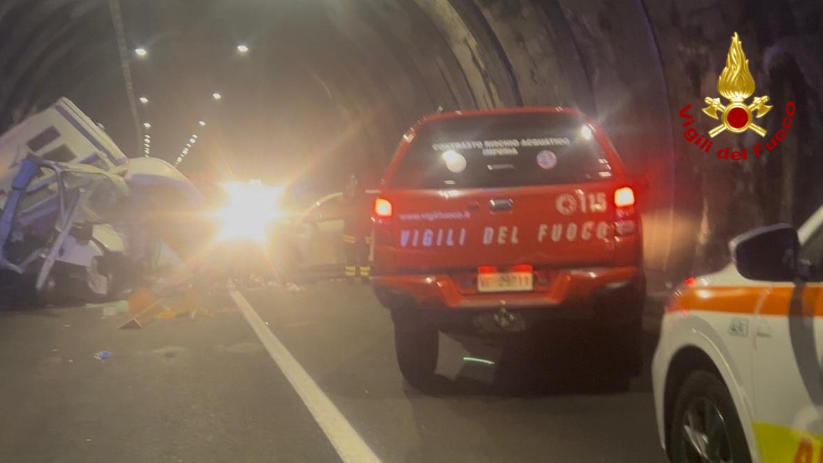 Sanremese di 68 anni morto nello schianto di ieri in galleria sulla Statale 28 a Cesio