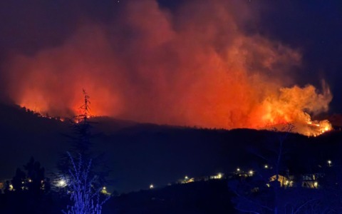 Tre incendi boschivi attivi in provincia di Imperia