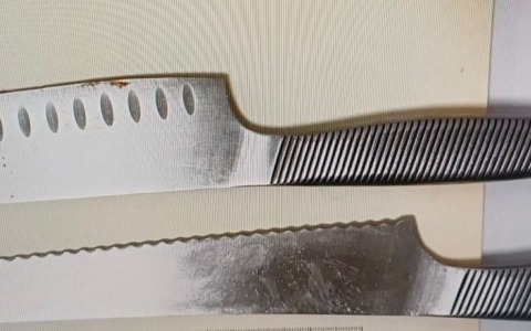 Ubriaco, minaccia con il coltello il titolare di un locale: denunciato