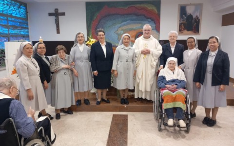 Venticinque anni di professione religiosa: festa per Suor Mercedes