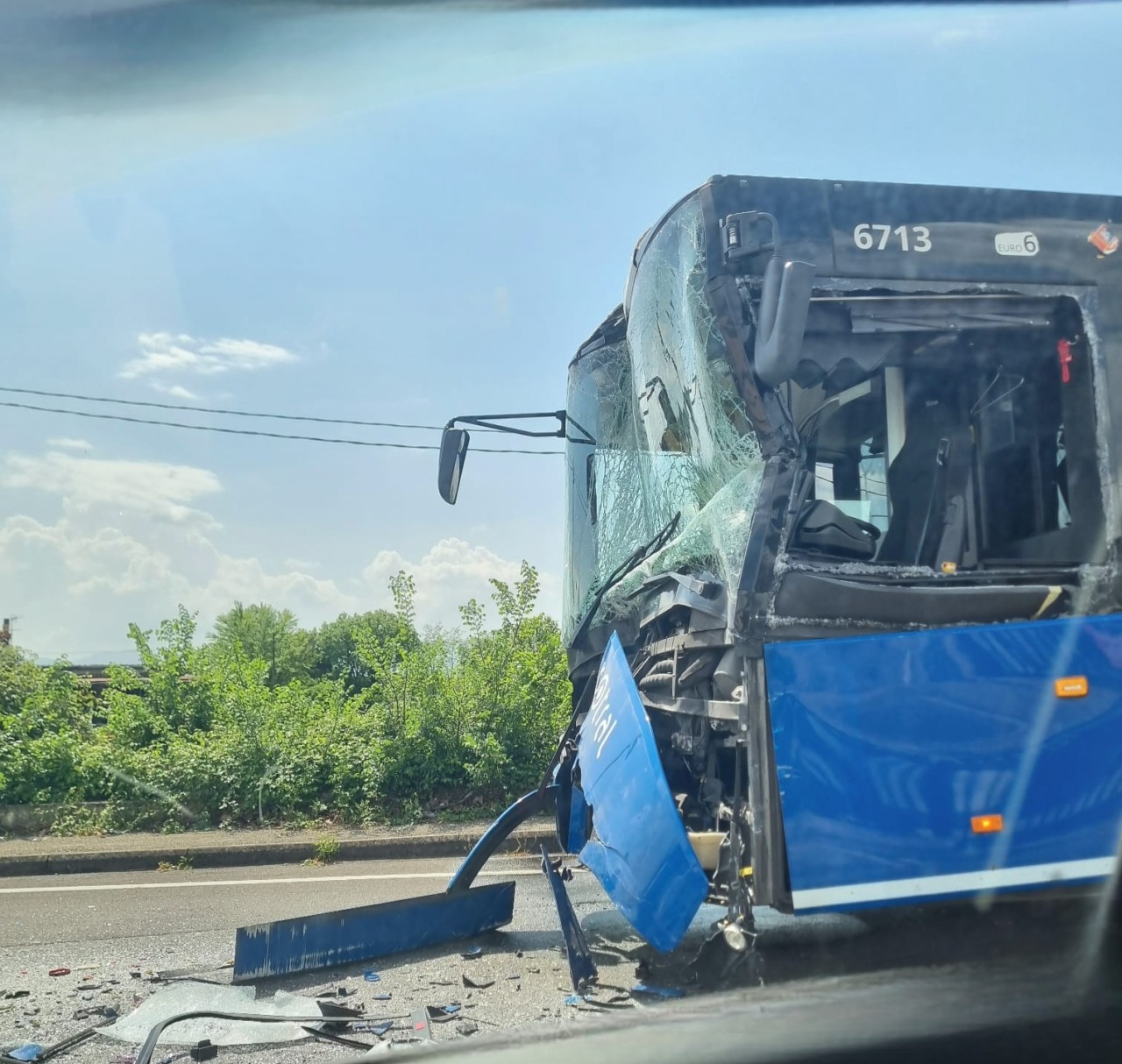 Violento tamponamento tra due bus Cotral, sette feriti