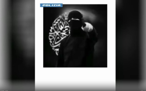 15enne arrestato per terrorismo: nel cellulare immagini di una chiesa e parco di Firenze