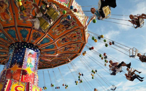 A Pavia si accende il Luna Park della Pentecoste 2026