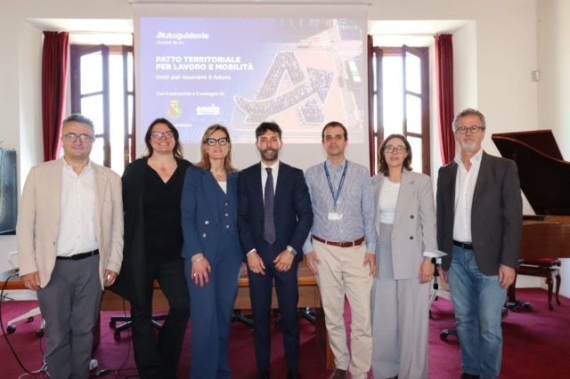 Aaa conducenti cercansi: patente e corso di formazione lo paga il futuro datore di lavoro