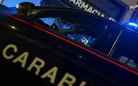 Accoltella il vicino di casa, arrestato a Treviglio