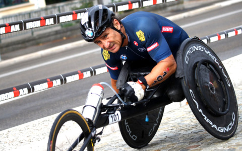 Addio ad Alex Zanardi: il leggendario campione si è spento a 59 anni