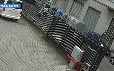 Aggredisce una 94enne per strada per rubarle la borsa: arrestato a Torino
