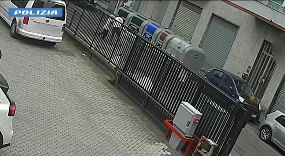 Aggredisce una 94enne per strada per rubarle la borsa: arrestato a Torino