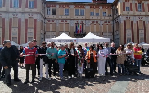 Al via la Fera dl’Arlev: tagliato il nastro dell’attesa manifestazione