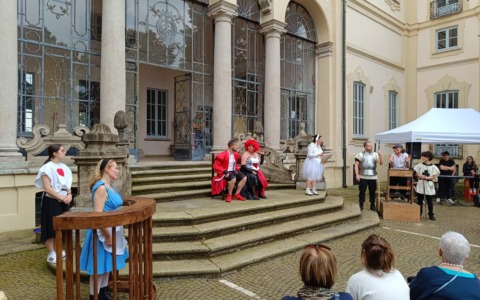 Alice torna nel paese delle meraviglie: al Parco Uboldo due giorni di magia, teatro e comunità